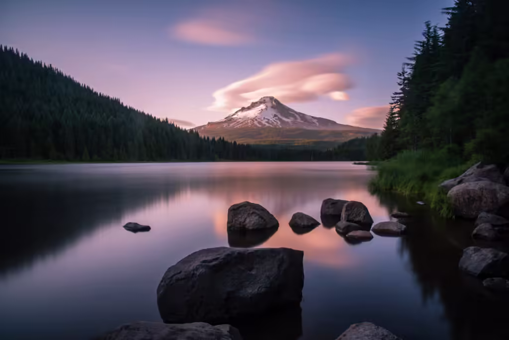 Trillium lake at sunrise